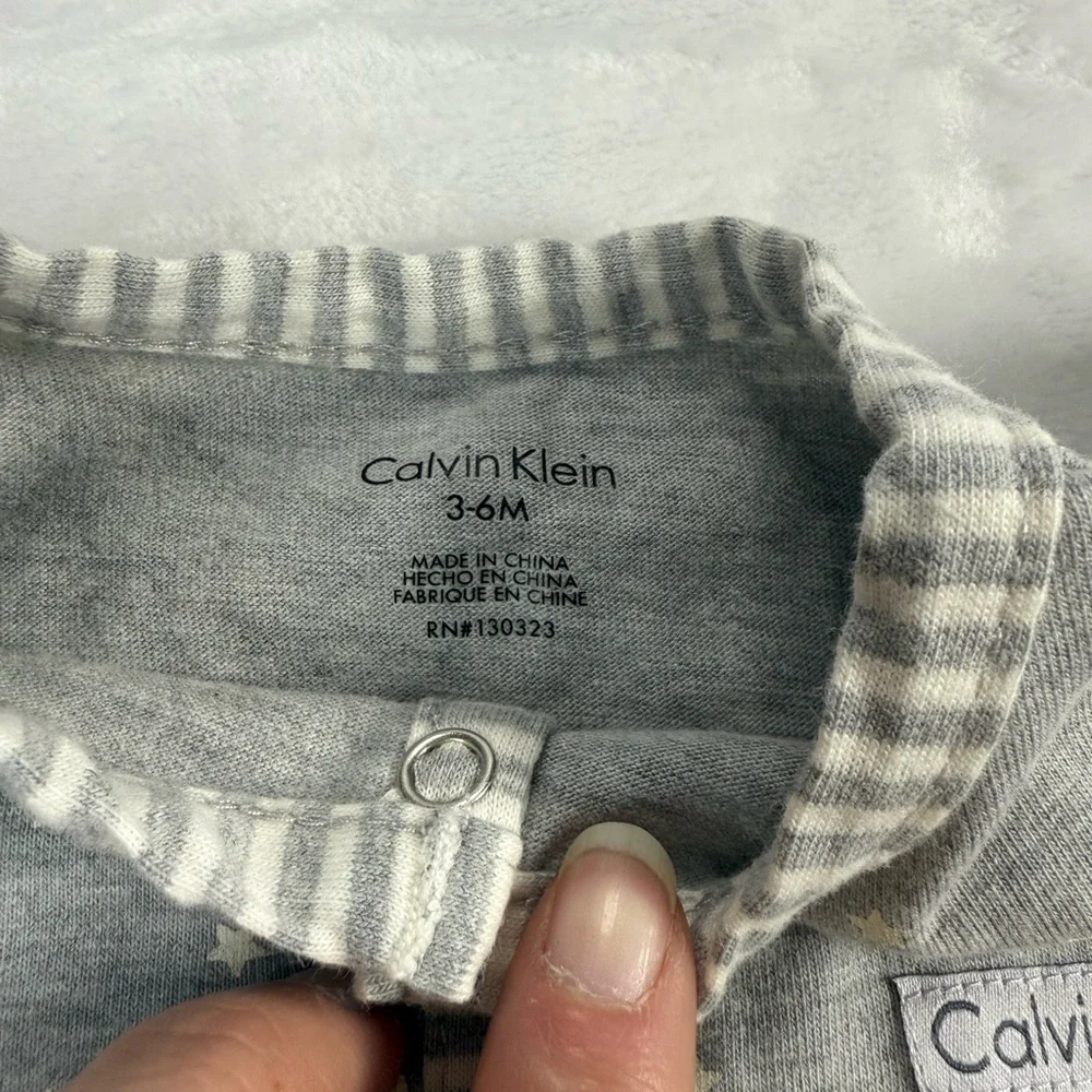Calvin Klein‎ 2 Piece Gray Pajama Set with Polka Dots and Stripes 3-6M